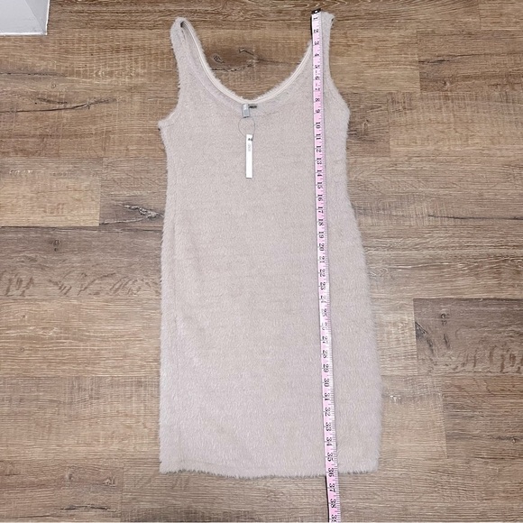 ASOS Tan Fuzzy Sweater Dress Size US 6 NWT - Picture 8 of 9